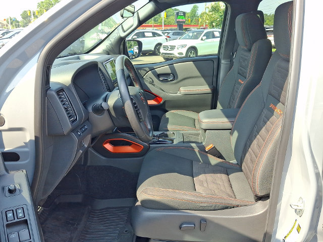 Used 2023 Nissan Frontier PRO-4X w/ Pro Convenience Package AWD/4WD image 11