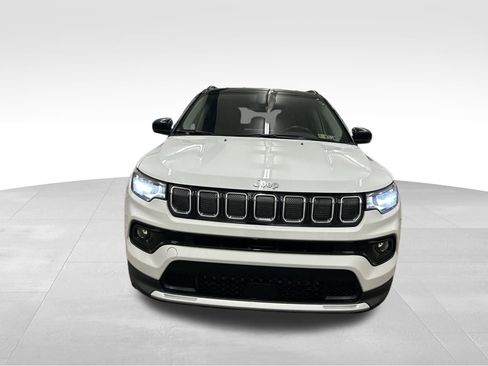 Certified 2022 Jeep Compass Limited image 9