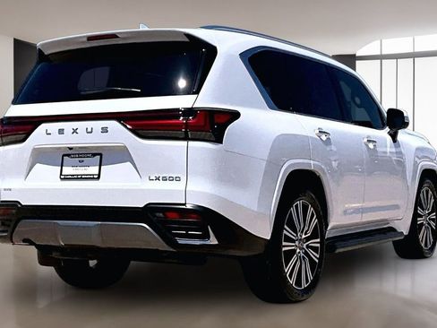 Used 2024 Lexus LX 600 4WD w/ Luxury Package image 2