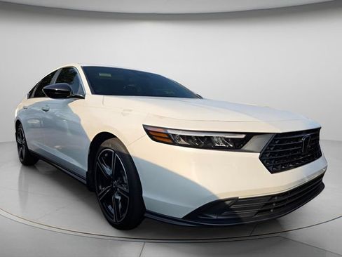 Used 2024 Honda Accord Sport image 4