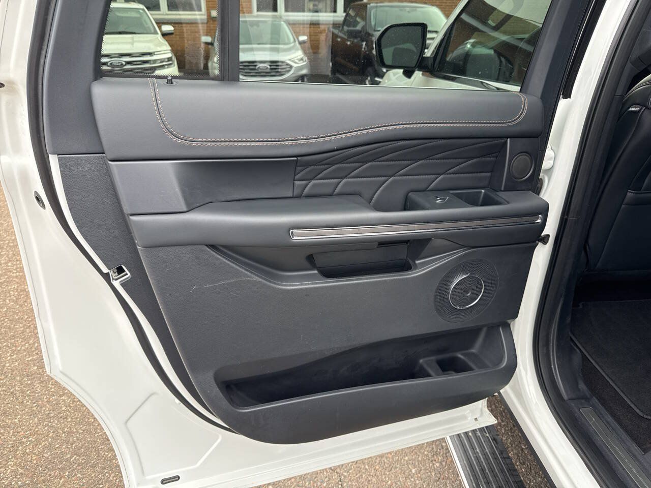 Used 2023 Ford Expedition Max Platinum AWD/4WD image 14