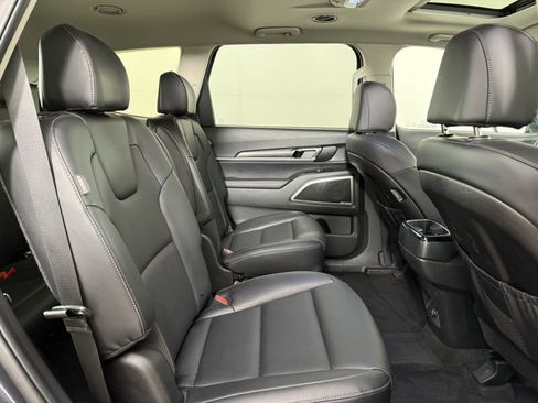 Used 2025 Kia Telluride S image 14