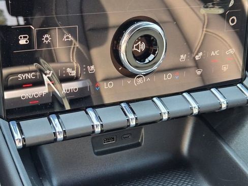 New 2026 GMC Terrain Elevation w/ Elevation Premium Package FWD image 25