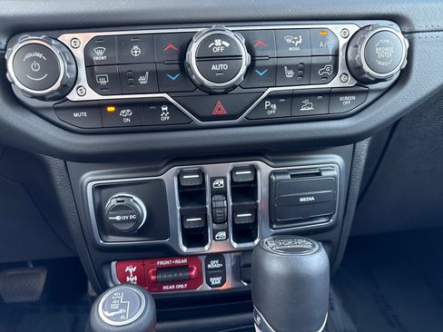 Used 2024 Jeep Wrangler Unlimited Rubicon 392 AWD/4WD image 23