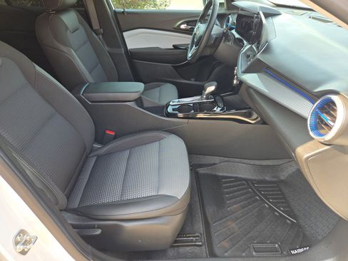 Used 2024 Chevrolet Trax LT w/ Driver Confidence Package image 29