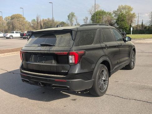 Certified 2025 Ford Explorer ST-Line w/ Premium Package AWD/4WD image 3