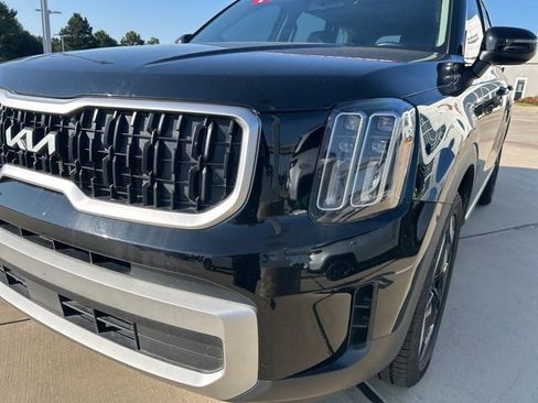 Used 2024 Kia Telluride EX w/ EX Captain's Chair Package image 4