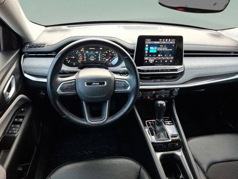 Certified 2022 Jeep Compass Latitude w/ Convenience Group image 11