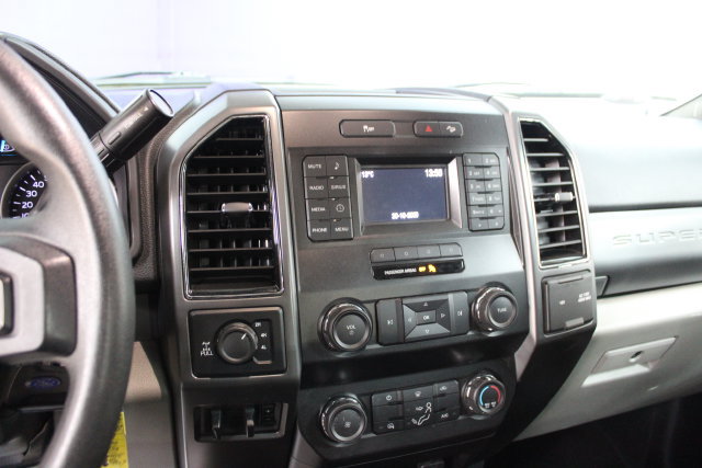 Used 2019 Ford F250 XLT w/ FX4 Off-Road Package AWD/4WD image 17
