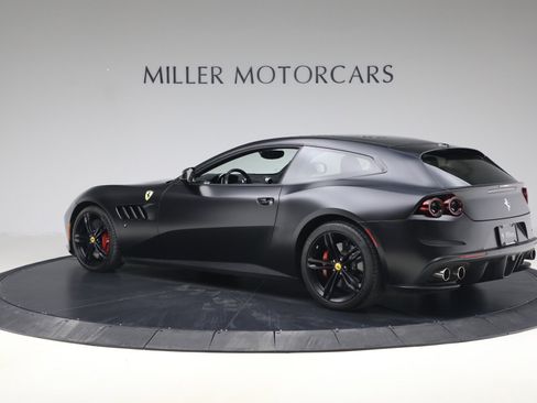Certified 2018 Ferrari GTC4Lusso image 4