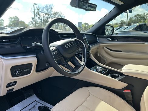 New 2026 Jeep Grand Cherokee L Limited image 16