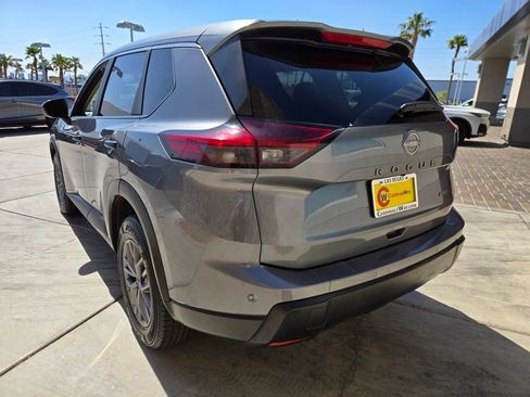 Used 2024 Nissan Rogue S AWD/4WD image 3