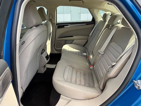 Used 2020 Ford Fusion SE FWD image 22