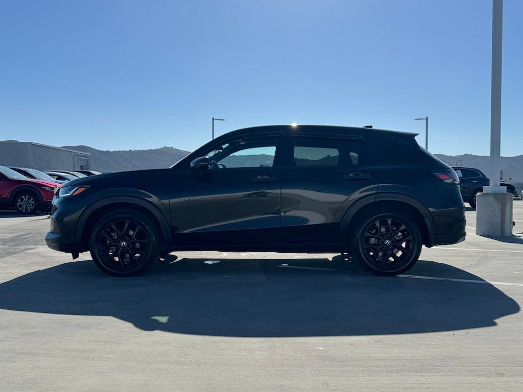 Used 2023 Honda HR-V Sport image 5