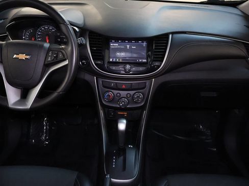 Used 2018 Chevrolet Trax LT w/ Redline Edition AWD/4WD image 16