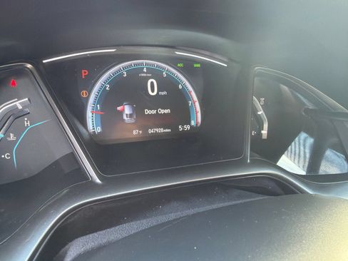 Used 2020 Honda Civic EX image 2