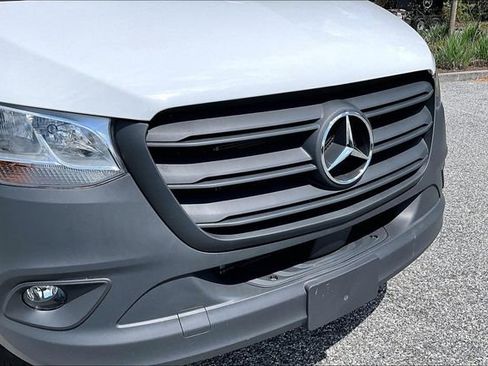 Used 2025 Mercedes-Benz Sprinter 2500 image 5