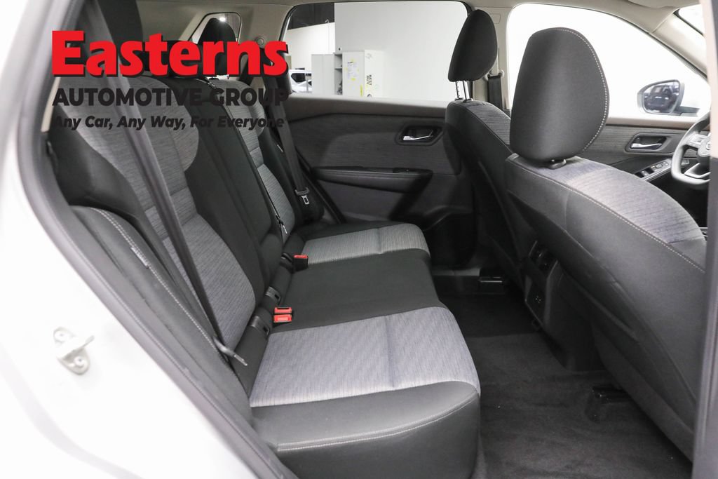 Used 2023 Nissan Rogue SV AWD/4WD image 24