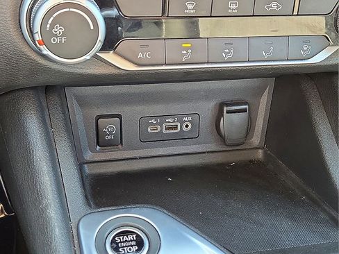 Used 2024 Nissan Sentra SV image 30