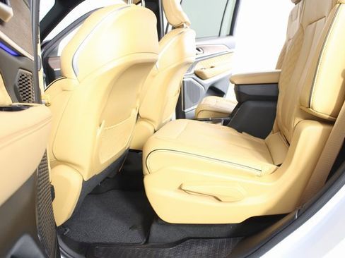 Used 2023 Jeep Grand Cherokee L Summit w/ Advanced Protech Group IV image 21