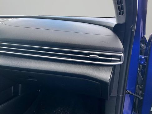Used 2023 Hyundai Elantra SEL w/ Cargo Package FWD image 13