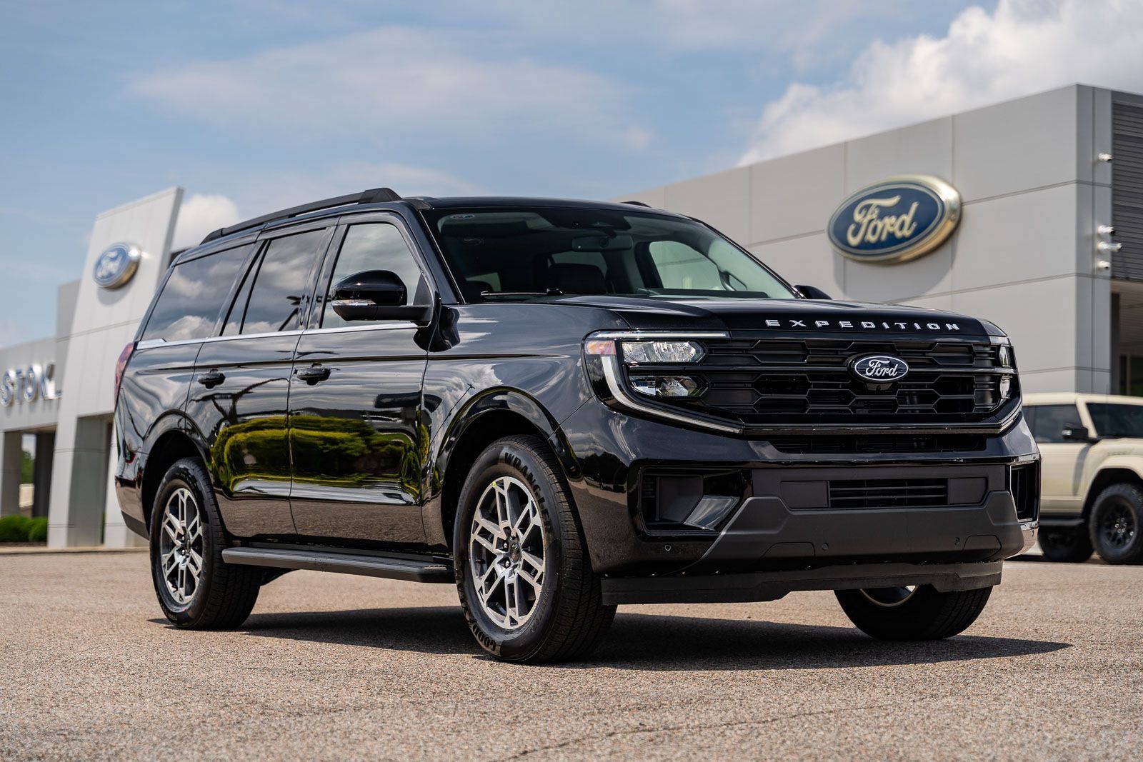 New 2026 Ford Expedition Active RWD image 1