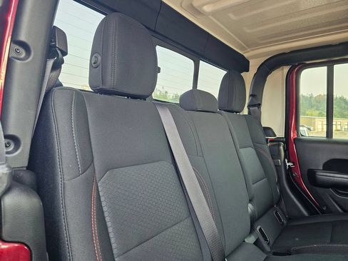 Used 2021 Jeep Gladiator Rubicon w/ Trailer Tow Package AWD/4WD image 13
