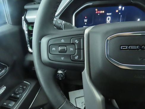 Used 2023 GMC Sierra 1500 Denali w/ Technology Package image 11