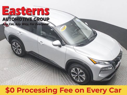 Used 2022 Nissan Rogue SV AWD/4WD image 3