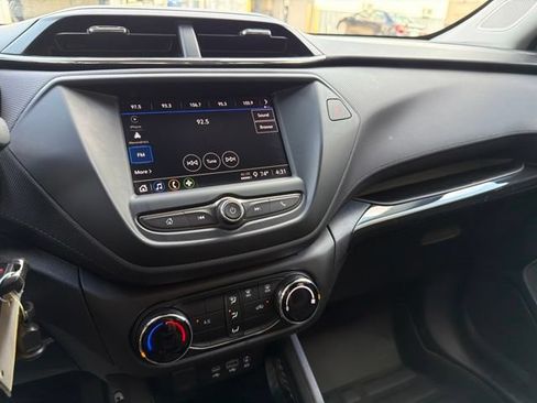 Used 2023 Chevrolet TrailBlazer LS FWD image 13