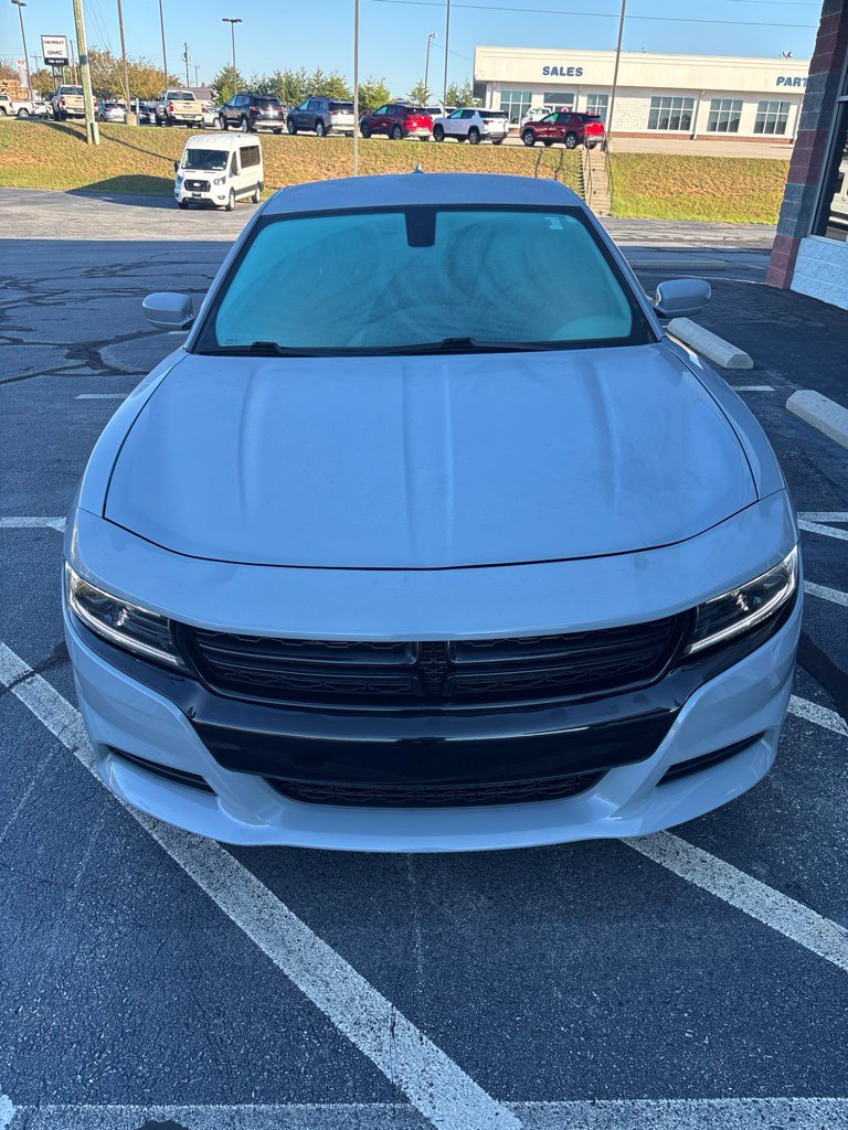 Used 2022 Dodge Charger SXT AWD/4WD image 3
