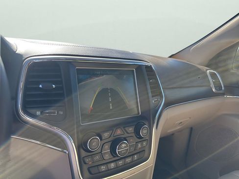 Used 2017 Jeep Grand Cherokee Overland image 37