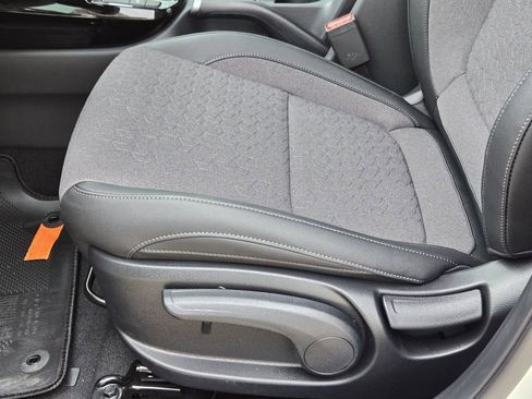 New 2026 Kia Seltos S FWD image 19