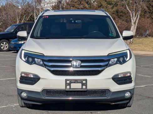 Used 2017 Honda Pilot Touring image 2