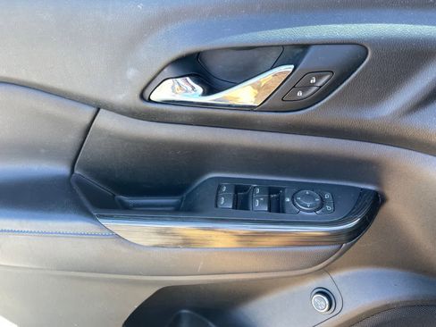 Used 2018 GMC Acadia SLT FWD image 11