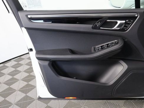 Used 2024 Porsche Macan AWD/4WD image 12
