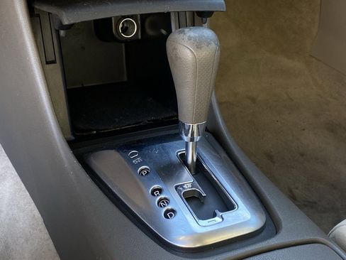 Used 2011 Nissan Altima 2.5 S w/ Special Edition Pkg image 19