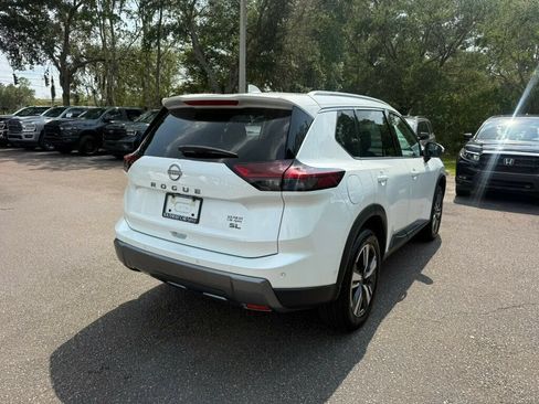Used 2026 Nissan Rogue SL FWD image 11