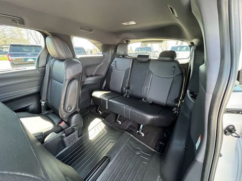 Used 2021 Toyota Sienna XSE image 26
