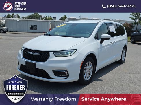 Used 2023 Chrysler Pacifica Touring-L FWD image 1