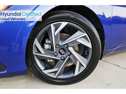 Certified 2025 Hyundai Elantra Sport image 32