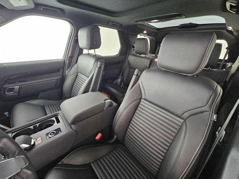 Used 2025 Land Rover Discovery S AWD/4WD image 23