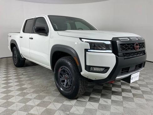 Used 2026 Nissan Frontier PRO-4X AWD/4WD image 11