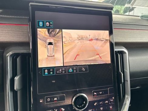 Used 2024 GMC Acadia Denali image 23