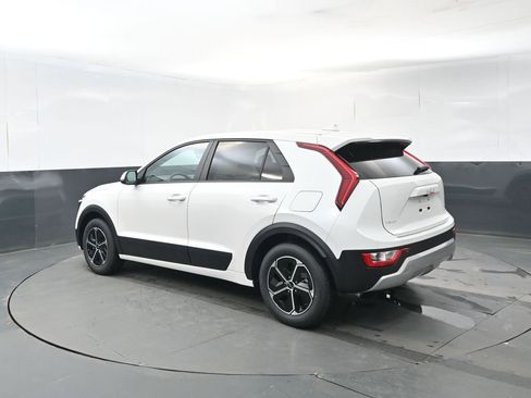 New 2026 Kia Niro LX image 3