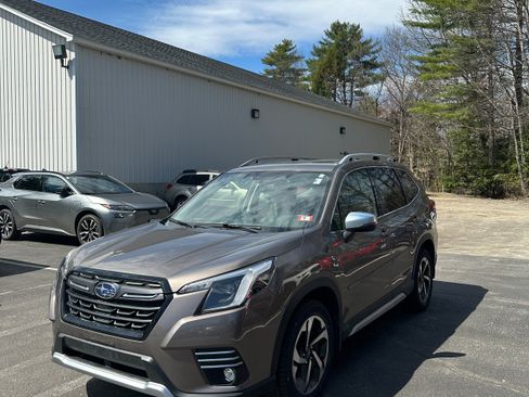 Used 2023 Subaru Forester Touring AWD/4WD image 1