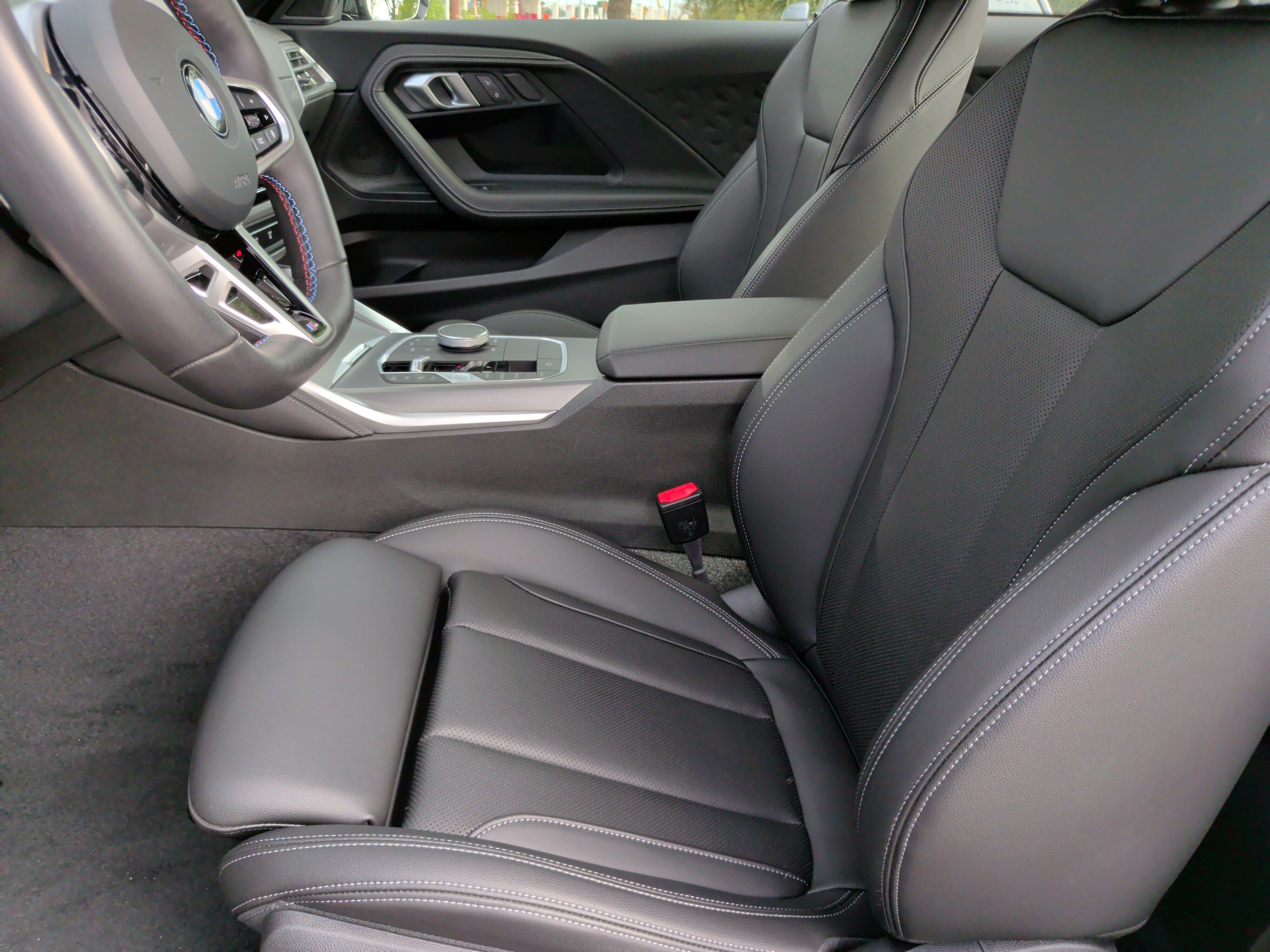 Used 2025 BMW M240i Coupe RWD image 27