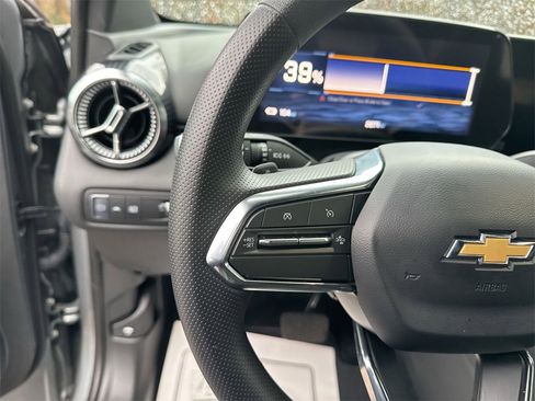 New 2025 Chevrolet Blazer EV LT image 17