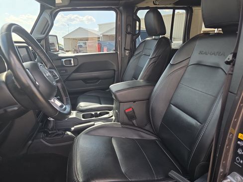 Used 2021 Jeep Wrangler Unlimited Sahara AWD/4WD image 12
