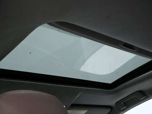 Used 2015 Toyota Highlander XLE image 4